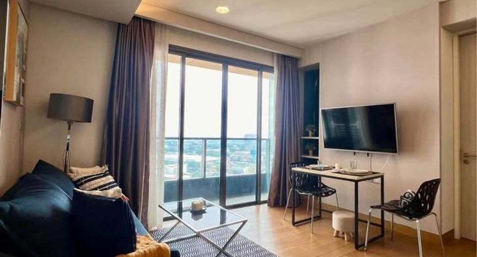 For rent 2 bedrooms condo in Khlong Toei, Bangkok