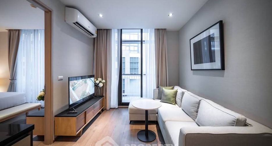 For rent 2 bedrooms condo in Khlong Toei, Bangkok