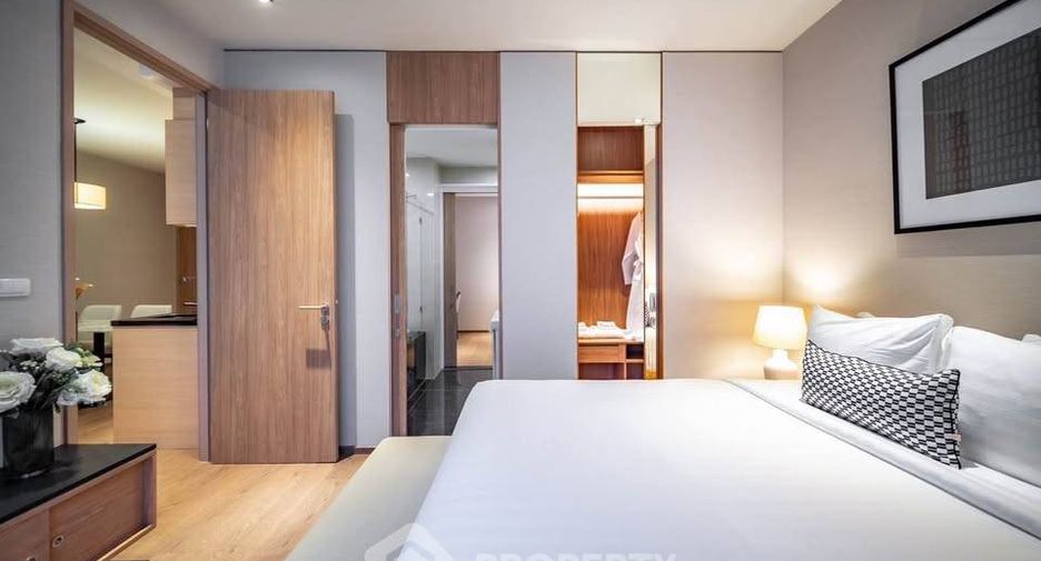 For rent 2 bedrooms condo in Khlong Toei, Bangkok