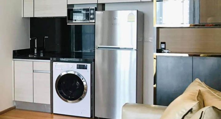 Condo en alquiler de 2 habitaciones en Khlong Toei, Bangkok