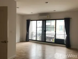 Reihenhaus zur Miete mit 3 Zimmer in Bueng Kum, Bangkok