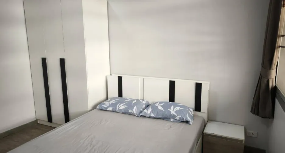 For rent 4 bedrooms condo in Huai Khwang, Bangkok