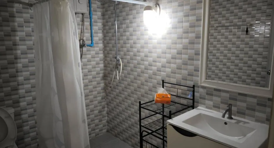 For rent 4 bedrooms condo in Huai Khwang, Bangkok