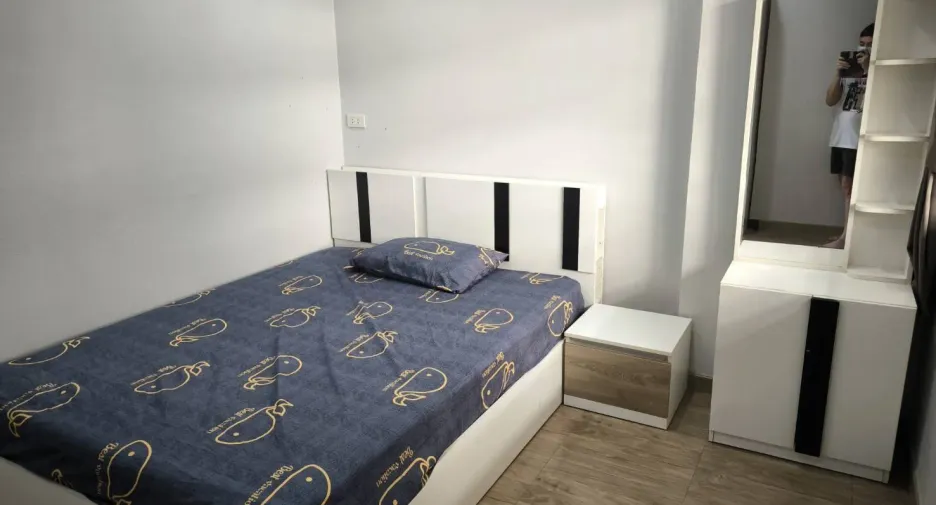 For rent 4 bedrooms condo in Huai Khwang, Bangkok
