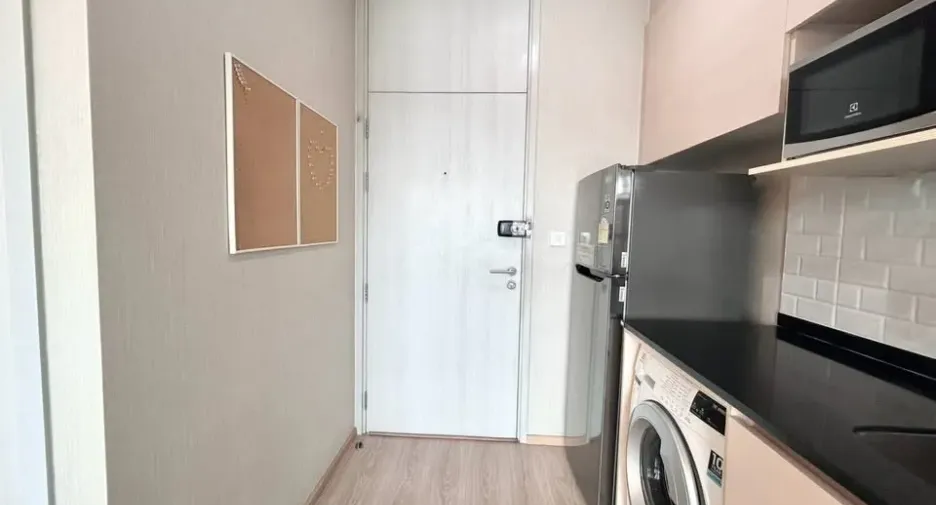 For rent 2 bedrooms condo in Huai Khwang, Bangkok