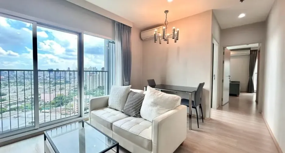 For rent 2 bedrooms condo in Huai Khwang, Bangkok
