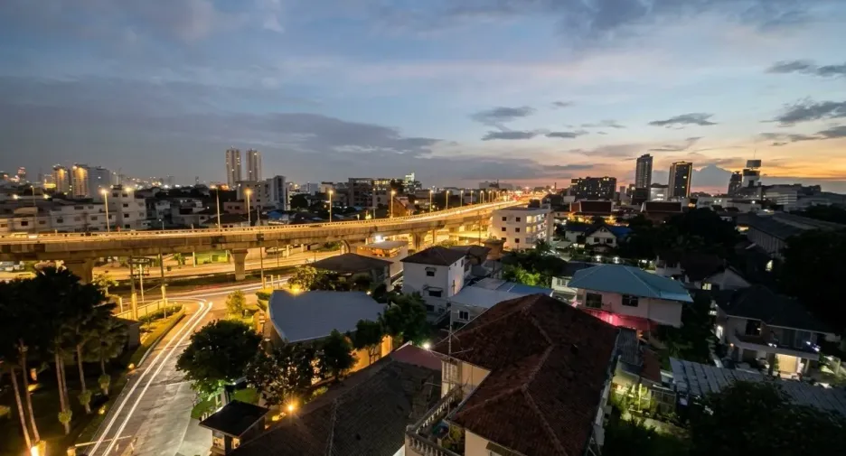 Condo en alquiler de 1 habitaciones en Bang Phlat, Bangkok
