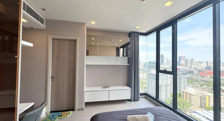 For rent 2 bedrooms condo in Huai Khwang, Bangkok