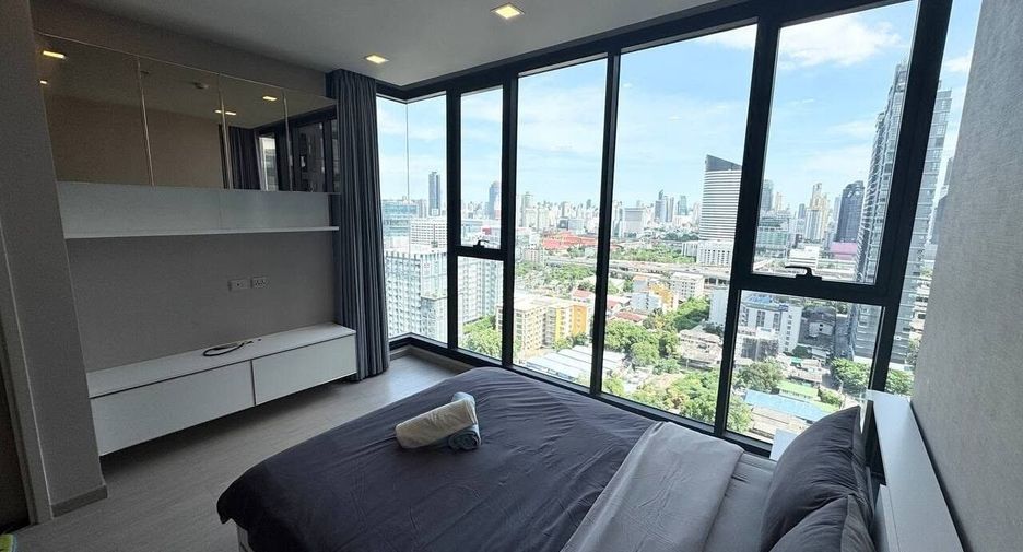 For rent 2 bedrooms condo in Huai Khwang, Bangkok