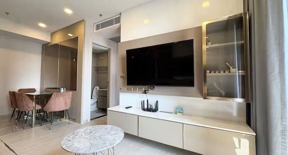 For rent 2 bedrooms condo in Huai Khwang, Bangkok