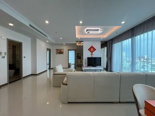 À louer 3 chambres condo à Watthana, Bangkok