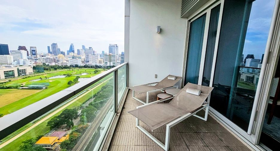 For rent 3 bedrooms condo in Pathum Wan, Bangkok
