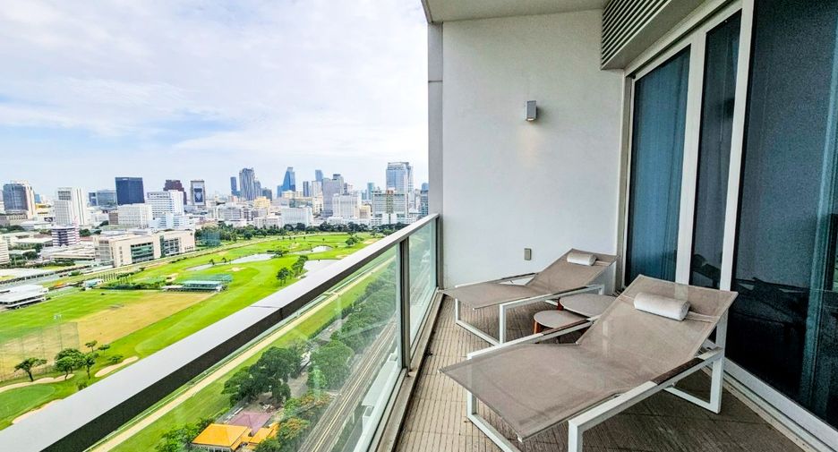 For rent 3 bedrooms condo in Pathum Wan, Bangkok
