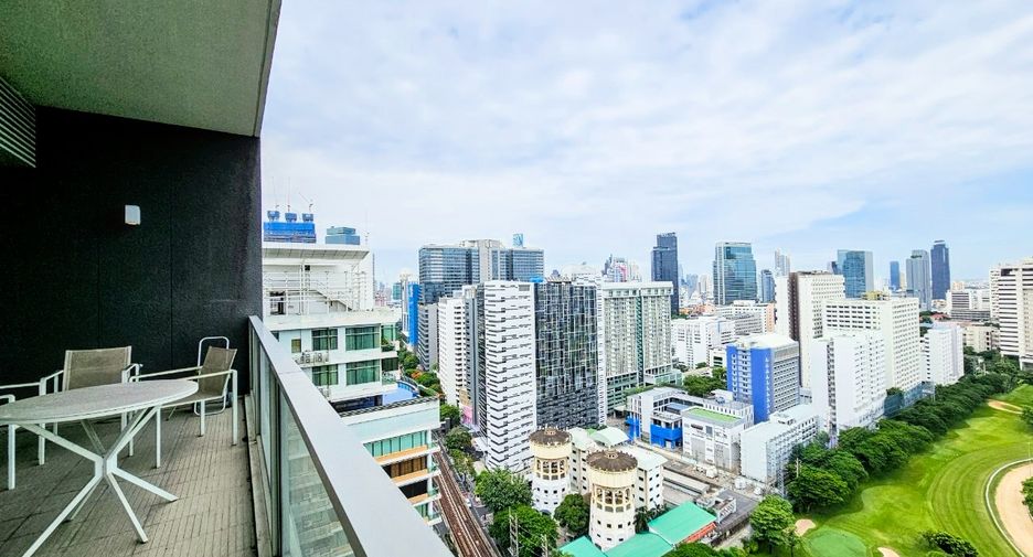 For rent 3 bedrooms condo in Pathum Wan, Bangkok
