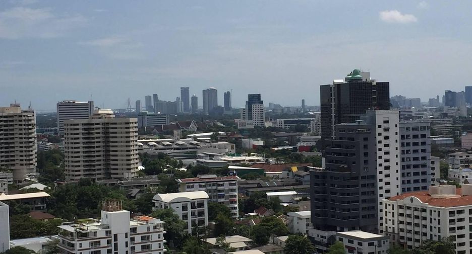 For rent 2 bedrooms condo in Khlong Toei, Bangkok