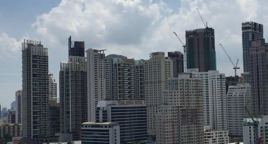 For rent 2 bedrooms condo in Khlong Toei, Bangkok