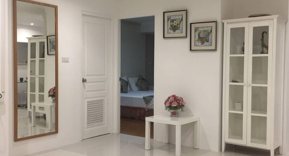 For rent 2 bedrooms condo in Khlong Toei, Bangkok