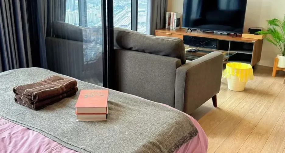 Condo en alquiler de 1 habitaciones en Huai Khwang, Bangkok