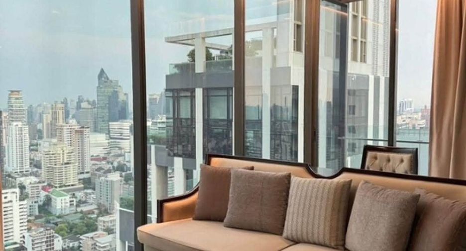 For rent 3 bedrooms condo in Khlong Toei, Bangkok