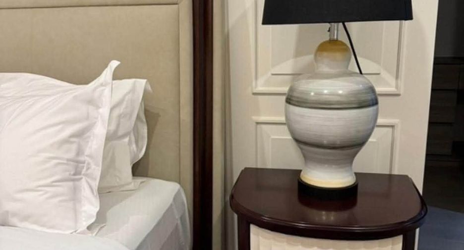 For rent 3 bedrooms condo in Khlong Toei, Bangkok