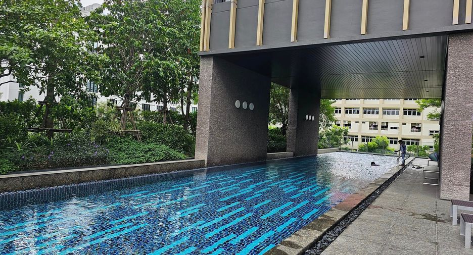 For rent 1 bed condo in Watthana, Bangkok