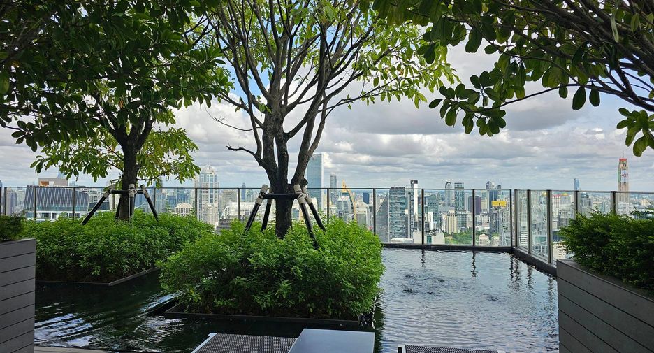 For rent 1 bed condo in Watthana, Bangkok