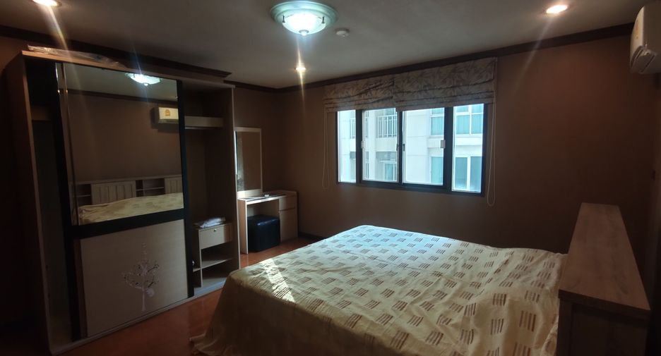 For rent 2 bedrooms condo in Watthana, Bangkok