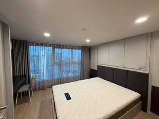 For rent 2 bedrooms condo in Bang Rak, Bangkok