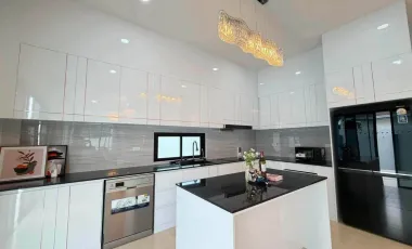 Villa en venta de 4 habitaciones en Bang Lamung, Chonburi