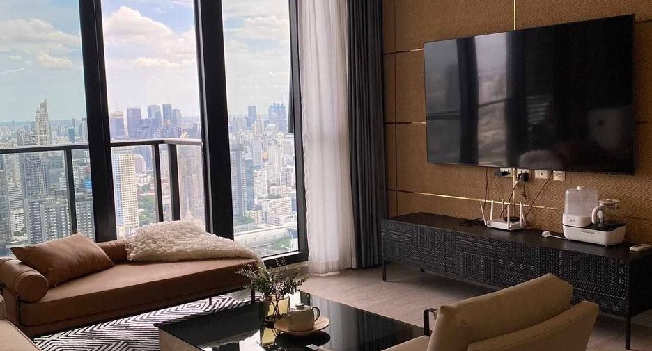 Condo en alquiler de 3 habitaciones en Huai Khwang, Bangkok