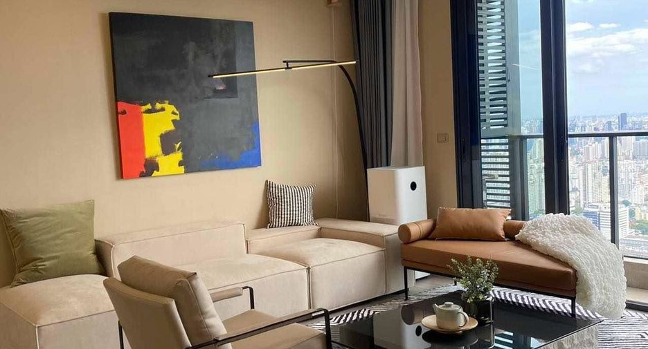 Condo en alquiler de 3 habitaciones en Huai Khwang, Bangkok