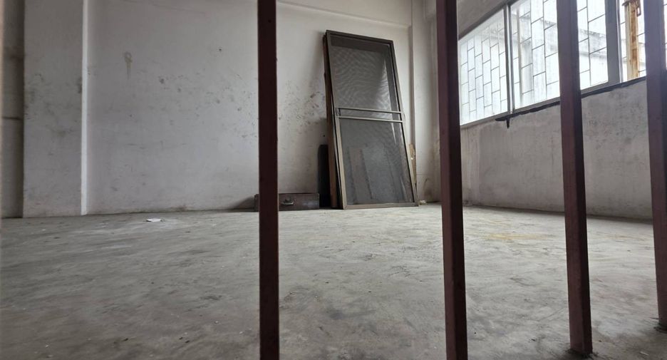 À vendre 1 chambre maison de ville à Bang Kho Laem, Bangkok