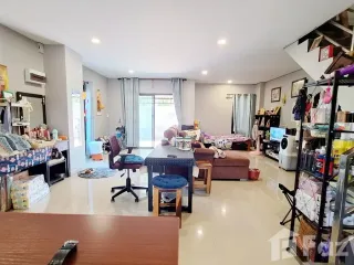For sale 3 ベッドルーム townhouse in Mueang Udon Thani, Udon Thani