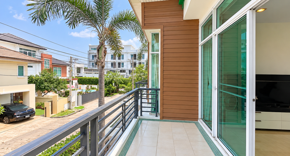 Haus zum Kauf mit 4 Zimmer in Mueang Chon Buri, Chonburi