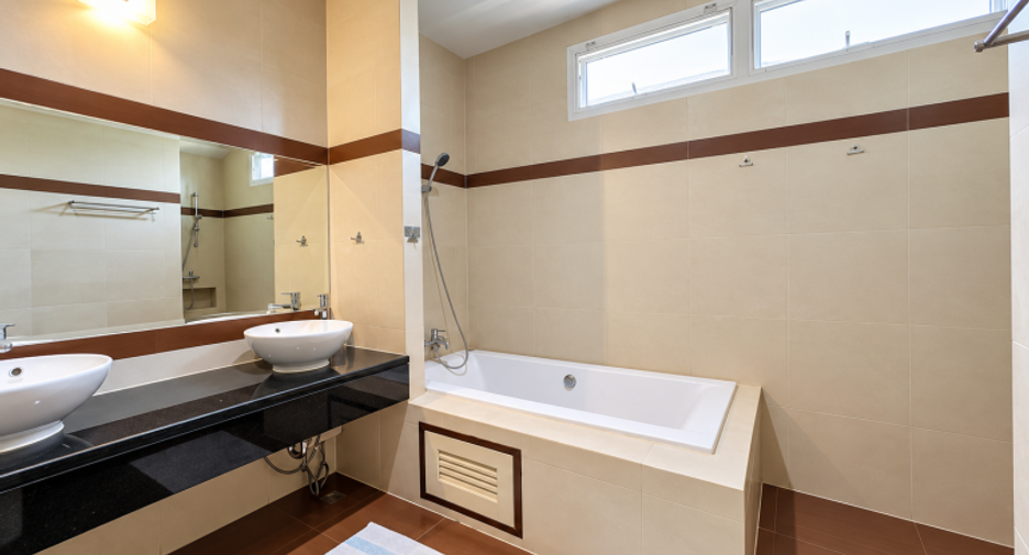 Haus zum Kauf mit 4 Zimmer in Mueang Chon Buri, Chonburi