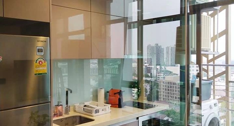 For sale 1 bed condo in Phra Khanong, Bangkok