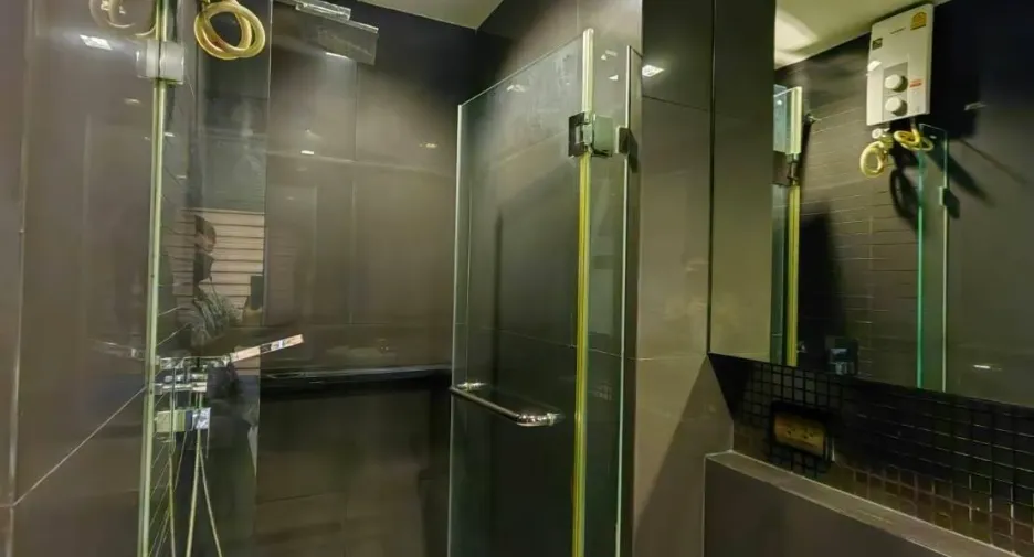 À vendre 1 chambre condo à Sathon, Bangkok