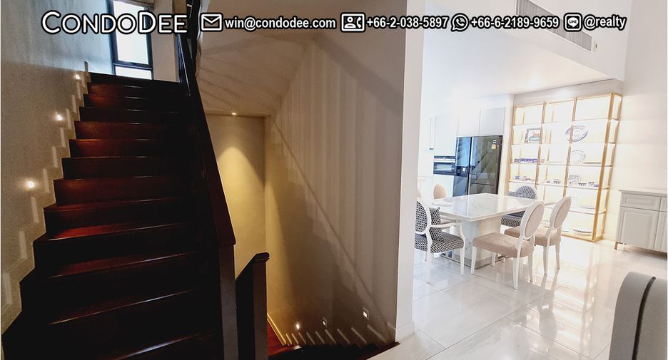 Casa adosada en venta de 4 habitaciones en Watthana, Bangkok
