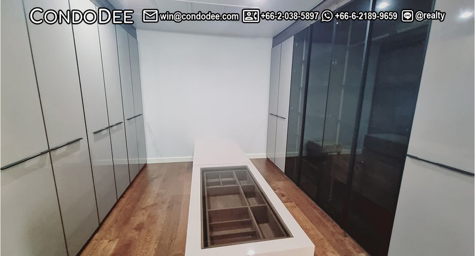 Casa adosada en venta de 4 habitaciones en Watthana, Bangkok