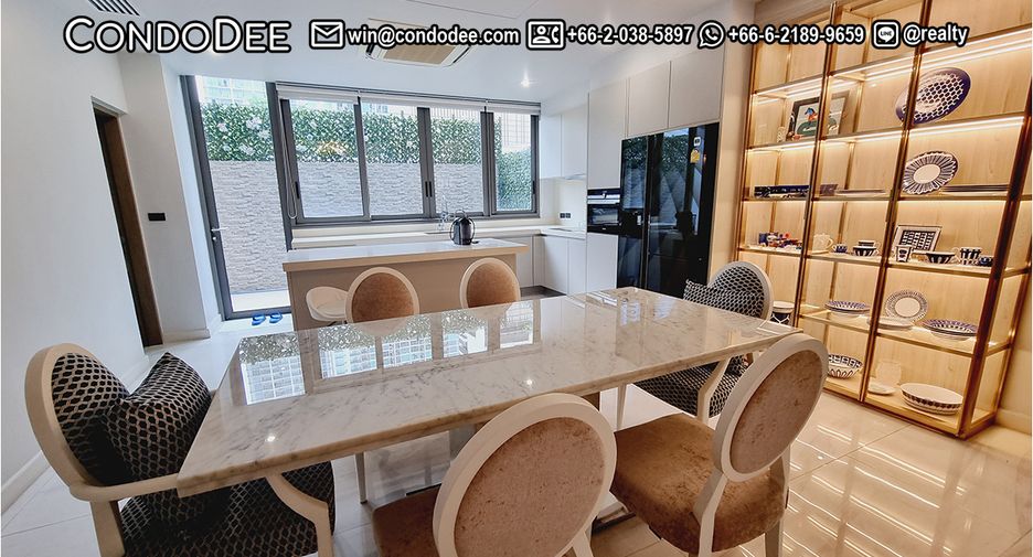 Casa adosada en venta de 4 habitaciones en Watthana, Bangkok
