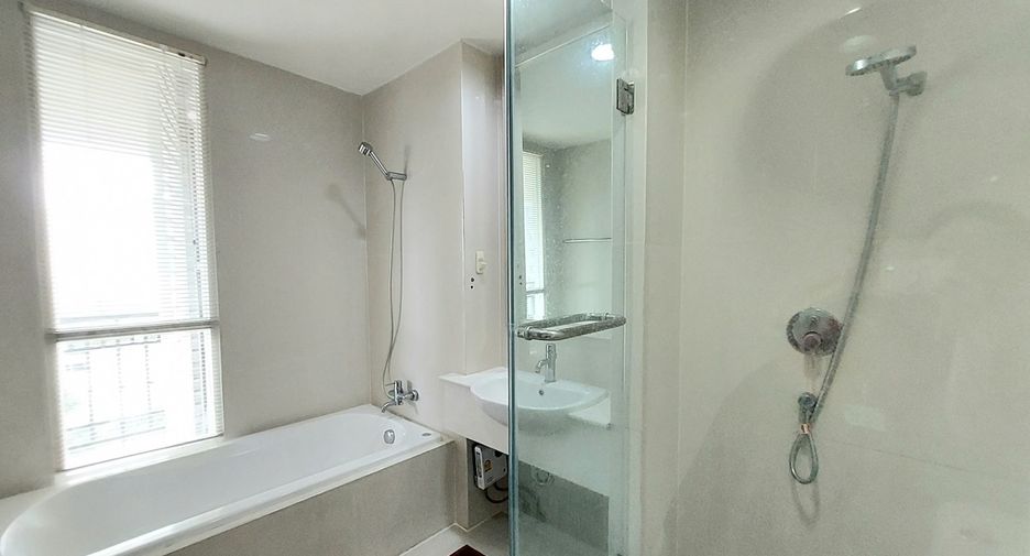 À vendre 2 chambres condo à Watthana, Bangkok