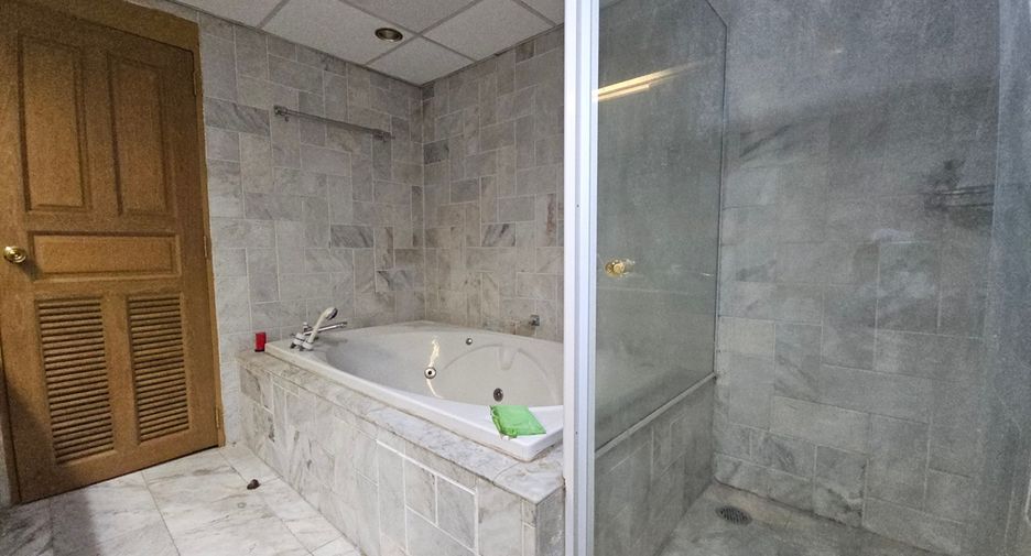 For sale 3 bedrooms condo in Pathum Wan, Bangkok