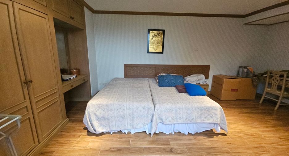 For sale 3 bedrooms condo in Pathum Wan, Bangkok