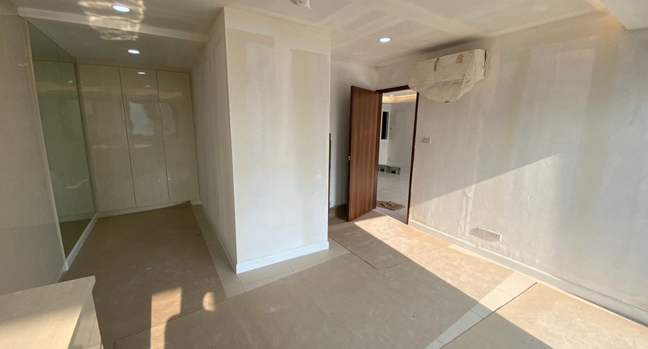 Продажа 2 спальни кондо в Кхлонг Тоеи, Бангкок