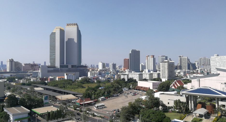 For sale 1 bed condo in Huai Khwang, Bangkok