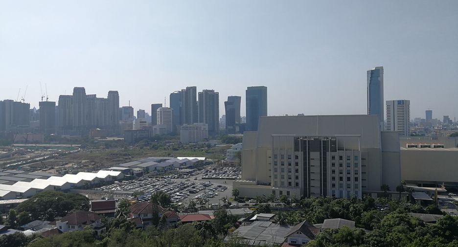 For sale 1 bed condo in Huai Khwang, Bangkok