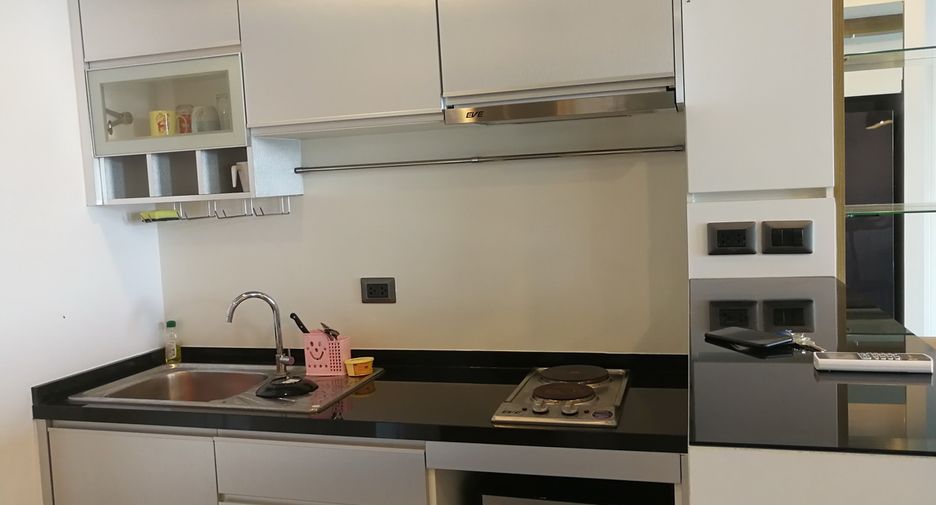 For sale 1 bed condo in Huai Khwang, Bangkok