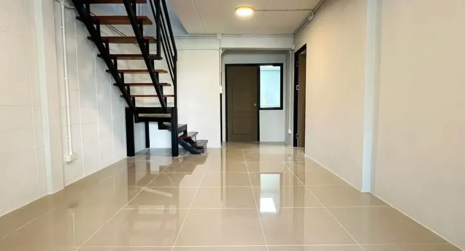 For sale 2 bedrooms townhouse in San Kamphaeng, Chiang Mai