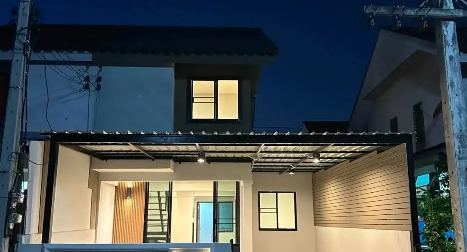 For sale 2 bedrooms townhouse in San Kamphaeng, Chiang Mai