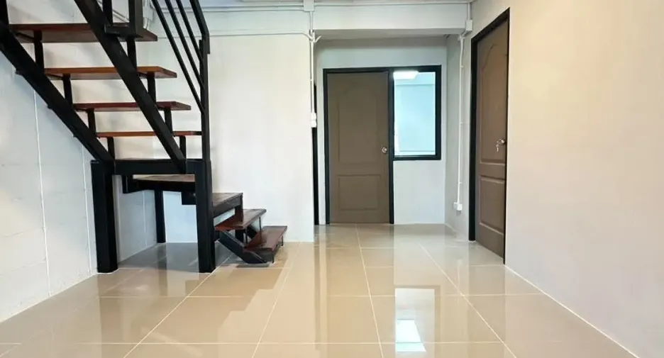For sale 2 bedrooms townhouse in San Kamphaeng, Chiang Mai